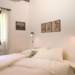 Chesa Seglias 6 By Interhome סורליי