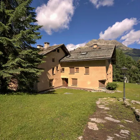 아파트 Chesa Seglias 6 By Interhome